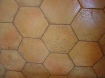 Terres Cuites Naturelles - Tomette Hexagonale - Salernes en Provence -Couleur miel Vieilli -Fabrication Artisanale